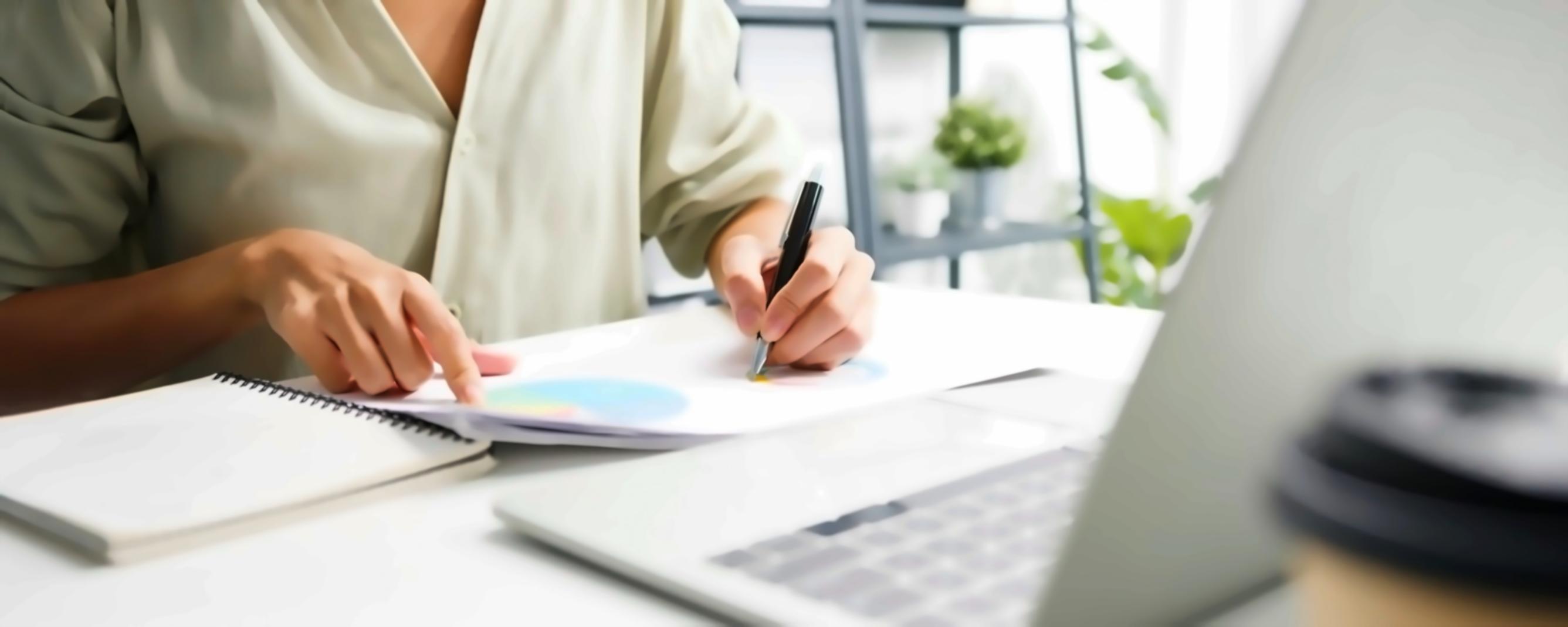 Profesionales de nutrición participando en conferencia educativa